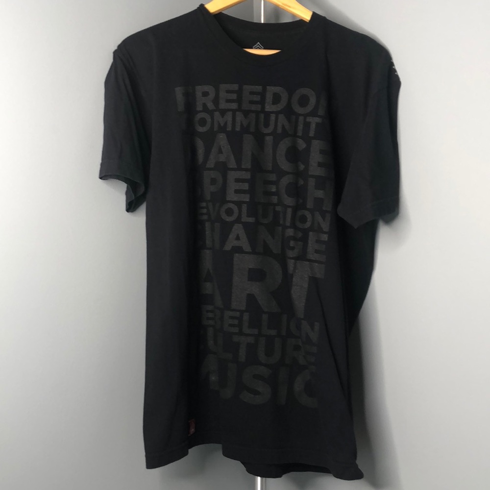 SOY| Logo Black Tee | XL
